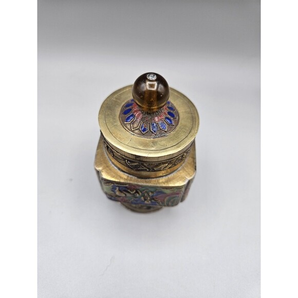 Vintage CHINESE ENAMELED Brass TEA CADDY JAR Amber Lucite Topper Lid Scene - Picture 5 of 9